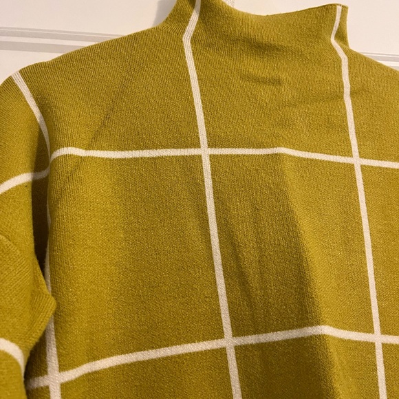 Cowl neck green sweater - Picture 3 of 5